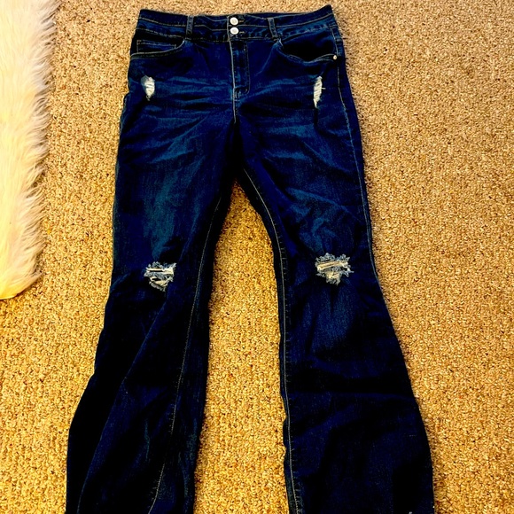 Beautiful Ripped Flare Jeans - Picture 2 of 9